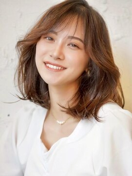 ロミー 本厚木(ROMMY.) 20代～50代☆ミディアムレイヤーカット韓国風巻きブラウン☆