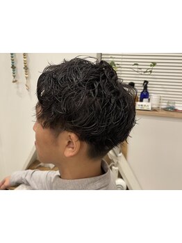 男性も通いやすい雰囲気が◎一人一人の骨格や髪質を見極め、《ON/OFF》キマる“褒められスタイル”に★