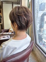 キー(kｅｙ)&nbsp;襟足はシュっと、トップはふわっと、動きのあるスタイル