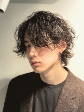 アース 天満橋店(HAIR & MAKE EARTH) 刈り上げセンターパート×無造作パーマでカジュアル感冬カラー