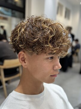 フィフス 渋谷(fifth) 渋谷スペインカールメンズパーマフリンジカットテーパーフェード
