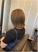 ツヤ感たっぷり外ハネ切りっぱなしボブ
