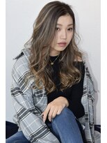 ヘアデザイン プティパ(Hair Design petit-pas) ロングレイヤー×バレイヤージュ ミルキーグレージュ ハイライト