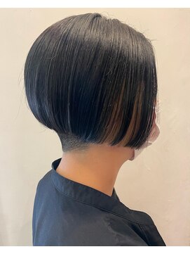 ルクール(Le Coeur) 刈り上げ前下がりショート