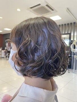 ベランダ ヘア 大人ショートボブ