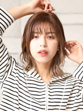 クラッチ 天王寺(CLUTCH) 大人可愛い小顔外ハネボブレイヤーカットペールベージュA10