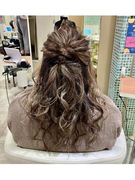 ヘアースペースブルームエア HAIR SPACE BLOOM Ea 大人ハイライトカラー