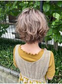 ショートボブニュアンスパーマハイトーンベージュ
