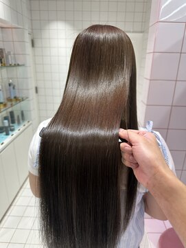 ロンドルーチェ 心斎橋(Lond luce) ダークアッシュ/ミディアムレイヤーカット［髪質改善/縮毛矯正］