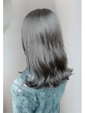 ミスグランディーヴィラス(Miss Grandee VILLAS) イメチェンオリーブカラーツヤ髪ロング20代30代40代