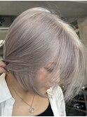 レイヤーボブハイライトブリーチレイヤーハイトーングレージュ
