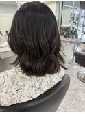ミディアムボブでもコテで簡単アレンジ！韓国風？ゆるふわ巻き