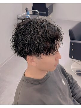 ブライト(BRIGHT) ツイストスパイラルパーマセンターパート