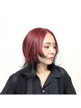 プランクスター(prankster) [prankster]毛先黒の ボルドーなレイヤースタイル