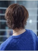 フェザーパーマ/ブルーブラック/刈り上げセンターパート[新宿]