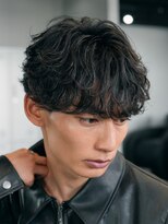 バイフィフス 原宿/表参道(by fifth)&nbsp;緩め波巻きスパイラルパーマシャドウパーマメンズセンターパート