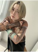 ナチュラルハイトーン×色っぽショート**