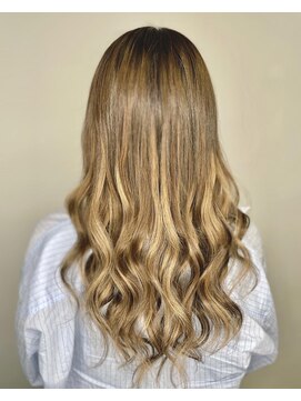 スタジオフツーロ バイ ビーヘアー(STUDIO FUTURO by BEhair) ＃ハイトーンロング＃ギャル＃冬ギャル＃名古屋美容室