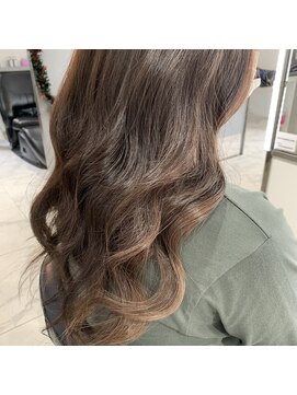 サロンド ココ(Salon de COCO) ミルクティーベージュのイヤリングカラー