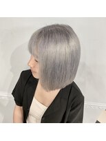 ヘアスタジオ アルス 御池店(hair Studio A.R.S) シルバーハイトーンブリーチ切りっぱなしショートボブ