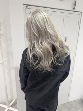 フラワーズペタルバイスミカ(Flowers petal by sumika) ホワイトブロンド