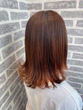 アース 岩槻店(HAIR&MAKE EARTH) ベージュ暖色系カラー外ハネスタイル