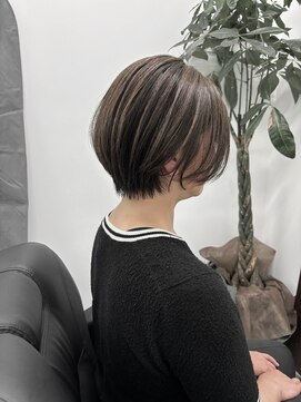 ジエクトアイロ 江坂駅前 似合わせ白髪ぼかしハイライト 大人ハイライト パールベージュ