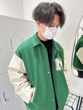 ジーナ 天神(Zina) センターパート/ツイストスパイラルパーマ