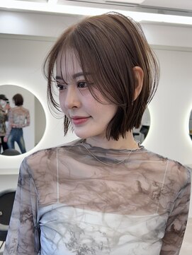 メルバイグラフ 梅田(mel by GRAFF) ふわっと外はねボブ