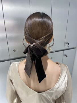 アールプラス 新宿(ar+) 【新宿駅/新宿三丁目/ヘアセット/タイトシニヨン】