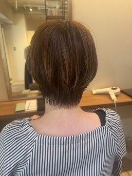 カヴェリ(kaveri) えりあし可愛い、丸みショート