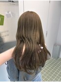 オリーブベージュ