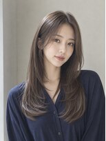 クララジャパン ハカタエキマエ(CLALA JAPAN Hakataekimae)&nbsp;顔周りレイヤーで動きのあるレイヤースタイル【古賀義大】