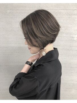 アンダーバーホワイト 南海難波店(_WHITE) 3Dハイライト☆ショートカット☆グレージュカラー