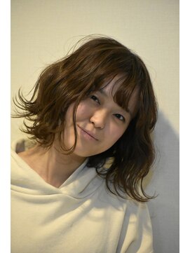 ウィス(WIS) ミディアムボブ