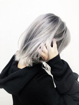 マックスビューティーギンザ(MAXBEAUTY GINZA)　 艶髪ハイトーンホワイトグレージュ【銀座/銀座駅】