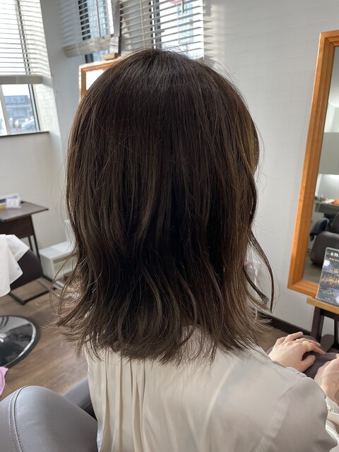 ミディアム大人ナチュラルくびれヘアー