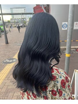 パ ドゥ プロン(Pas de plan) 透明感たっぷりブルーブラック