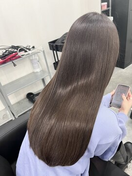 リアンリリィ バイ エイル トウキョウ(Lian lily by Eir Tokyo) ブラウングレージュ