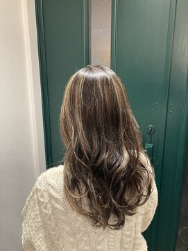 キー(KEY) バレイヤージュハイライト