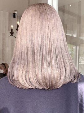 リード バイ ラグーン(LEAD by LAGOON) 丸みショートボブヘアミルクティーベージュカラーグレイカラー