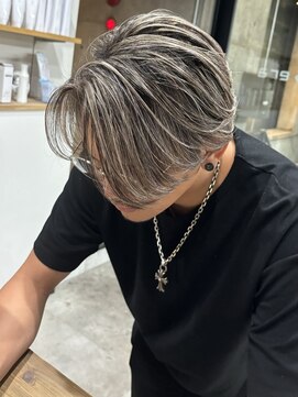 イーラ 2d(era) メッシュ/センターパート/刈り上げ/ウルフ/フェード/短髪