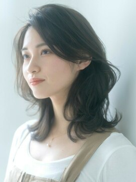 エミュ 表参道 青山(emu) 【emu 井上信洋】レイヤーカットで大人なくびれミディ【エミュ】