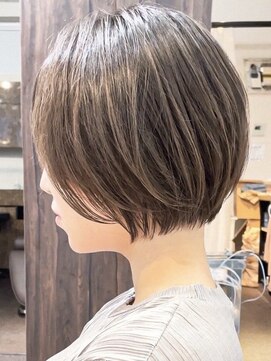 ヨリ トウキョウ(yori Tokyo) 似合わせカット30代40代50代ショートボブくびれレイヤーカット