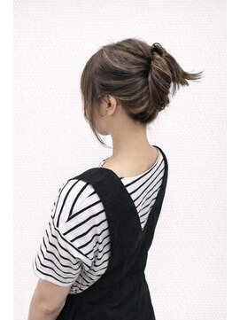 ウル(ulu) ハイライト　名東区　ショート　レイヤー　ロング　白髪ぼかし