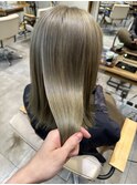 オリーブグレー