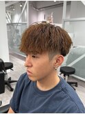 刈り上げセンターパート/波巻きツイストスパイラル/大阪