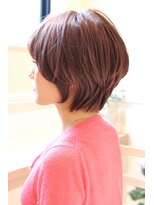 レウナ 外苑前(Reuna)&nbsp;頭の形を綺麗に見せる前下がりボブ