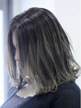フォーム(FORM) 暗髪ハイライト×プラチナグラデーション