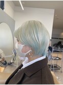 ライトブルー　ショートボブ